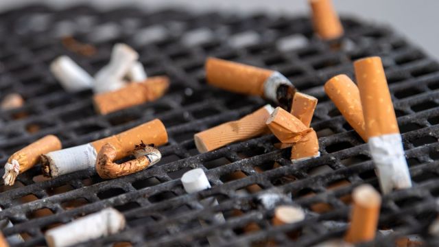 В России могут начать наказывать родителей курящих детей В России могут начать наказывать родителей курящих детей