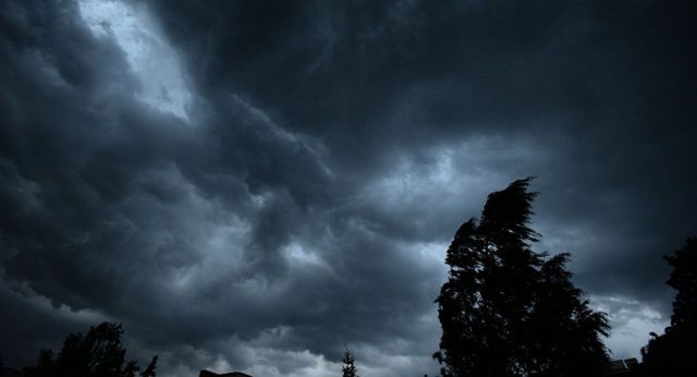 Дожди с грозой, градом и шквалистым ветром надвигаются на Ставрополье Дожди с грозой, градом и шквалистым ветром надвигаются на Ставрополье