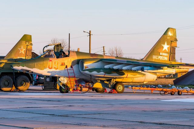 Штурмовую авиацию в Ставропольском крае пополнили четыре новейших Су-25СМ3 «Суперграч» Штурмовую авиацию в Ставропольском крае пополнили четыре новейших Су-25СМ3 «Суперграч»