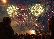 Салютные залпы почти ста артиллерийских орудий прогремят 9 мая в двух городах СКФО Салютные залпы почти ста артиллерийских орудий прогремят 9 мая в двух городах СКФО