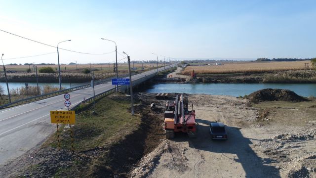 В КЧР начали строить мост через Большой Ставропольский канал В КЧР начали строить мост через Большой Ставропольский канал