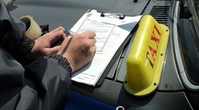 Правоохранители выявили около 130 нарушений работы таксистов в Ставрополе Правоохранители выявили около 130 нарушений работы таксистов в Ставрополе