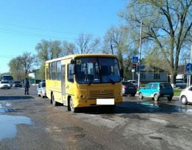 На Ставрополье водитель школьного автобуса насмерть сбил пенсионерку На Ставрополье водитель школьного автобуса насмерть сбил пенсионерку