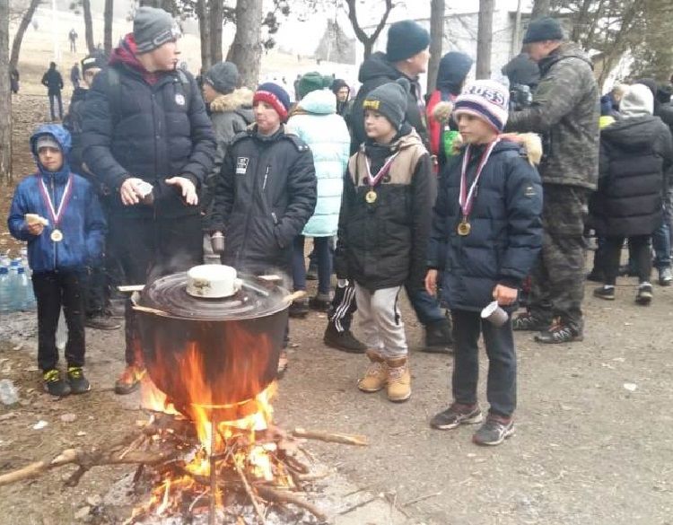 200 ставропольцев совершили первое в этом году восхождение на Машук 200 ставропольцев совершили первое в этом году восхождение на Машук
