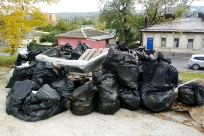 На КМВ с горы Горячей экоблоггеры убрали 114 больших мешков мусора На КМВ с горы Горячей экоблоггеры убрали 114 больших мешков мусора