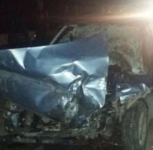В Ставропольском крае легковушка врезалась в «КамАЗ», есть погибший В Ставропольском крае легковушка врезалась в «КамАЗ», есть погибший