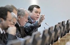 Владимир Владимиров выступил с резкой критикой в адрес кураторов ЖКХ в краевом кабмине Владимир Владимиров выступил с резкой критикой в адрес кураторов ЖКХ в краевом кабмине