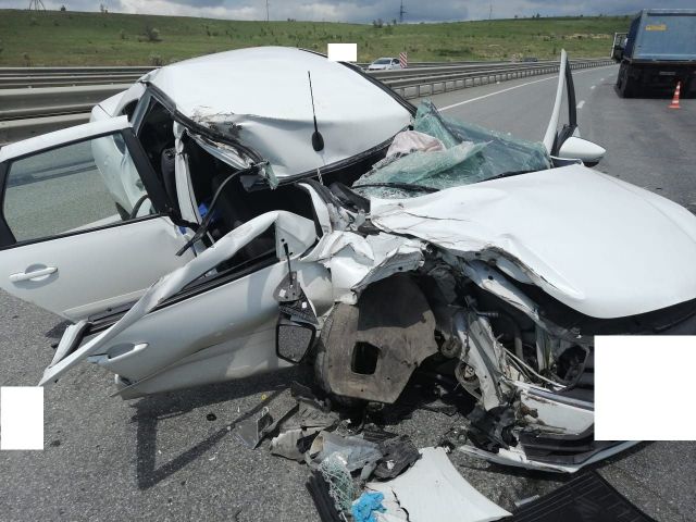 На Ставрополье в ДТП погибла женщина-пассажир, пострадали две девочки На Ставрополье в ДТП погибла женщина-пассажир, пострадали две девочки