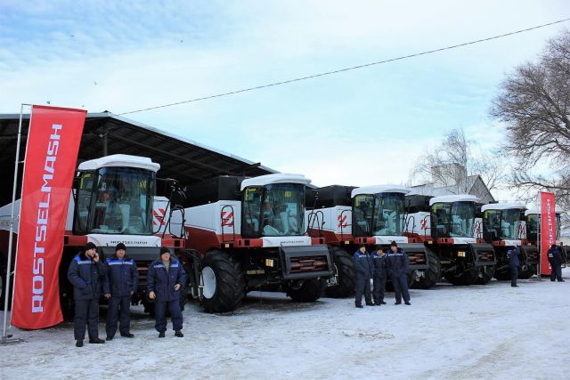 100 новых комбайнов получили предприятия Ставропольского края 100 новых комбайнов получили предприятия Ставропольского края