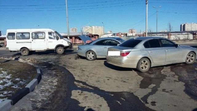 В Ставрополе произошло тройное ДТП с маршруткой В Ставрополе произошло тройное ДТП с маршруткой