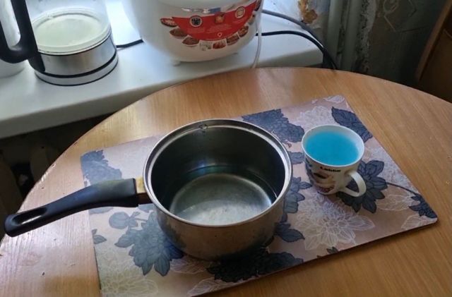 У жительницы станицы Ессентукской из крана пошла голубая вода У жительницы станицы Ессентукской из крана пошла голубая вода