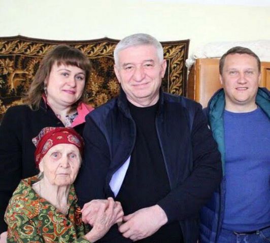 Глава Ставрополя Андрей Джатдоев поздравил ставропольскую долгожительницу со 100-летием Глава Ставрополя Андрей Джатдоев поздравил ставропольскую долгожительницу со 100-летием
