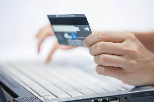 Работу Visa и MasterCard в России поставили под угрозу Работу Visa и MasterCard в России поставили под угрозу