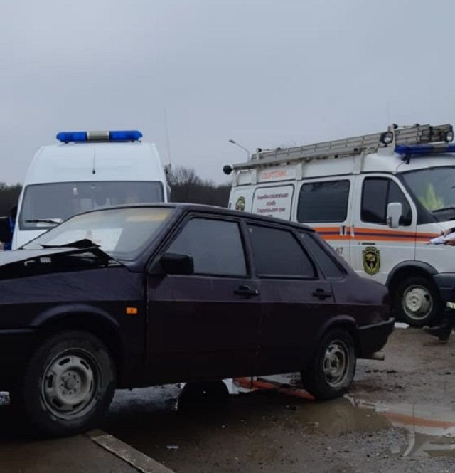 В Георгиевске «девятка» спровоцировала тройное ДТП В Георгиевске «девятка» спровоцировала тройное ДТП