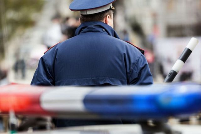 На Ставрополье участники дорожного движения наказали пытавшегося объехать пробку водителя На Ставрополье участники дорожного движения наказали пытавшегося объехать пробку водителя