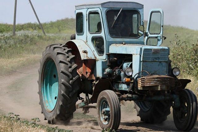 Ставрополец угнал трактор, чтобы быстрее добраться домой Ставрополец угнал трактор, чтобы быстрее добраться домой