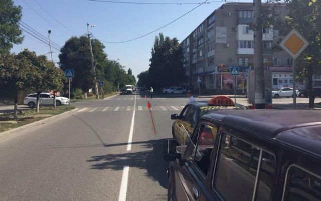 В Минводах водитель сбил ребёнка, довёз его до больницы и скрылся В Минводах водитель сбил ребёнка, довёз его до больницы и скрылся