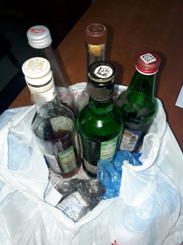 На Ставрополье мужчина незаконно продавал алкоголь прямо у себя дома На Ставрополье мужчина незаконно продавал алкоголь прямо у себя дома