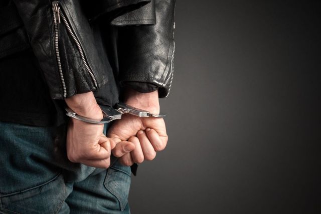 В Ставрополе пьяного горожанина заковали в наручники за дебош В Ставрополе пьяного горожанина заковали в наручники за дебош