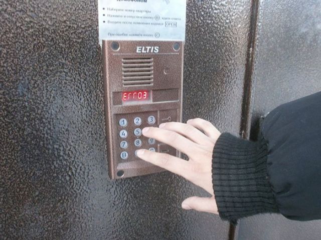 В Ставрополе задержаны домофонные вандалы В Ставрополе задержаны домофонные вандалы