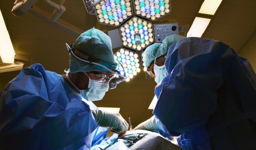 Ставропольские хирурги с помощью сложнейшей операции спасли человека от инвалидности