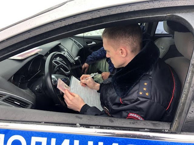 В двух округах Кавминвод прошли массовые рейды по выявлению нарушений ПДД В двух округах Кавминвод прошли массовые рейды по выявлению нарушений ПДД