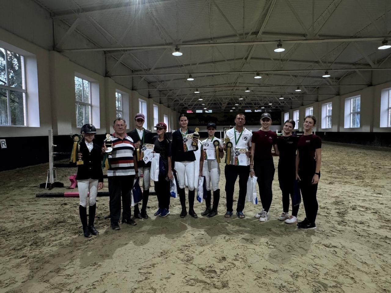 Конники из Ставрополя завоевали восемь медалей на краевом турнире по конкуру