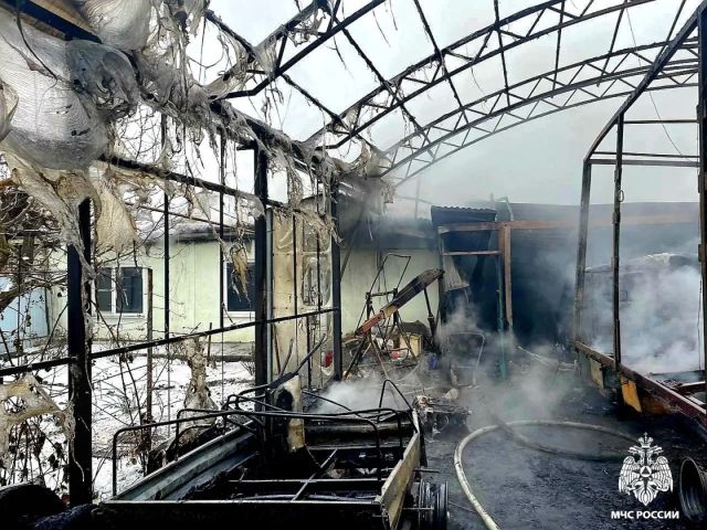 Пенсионера госпитализировали с ожогами после пожара в Михайловске