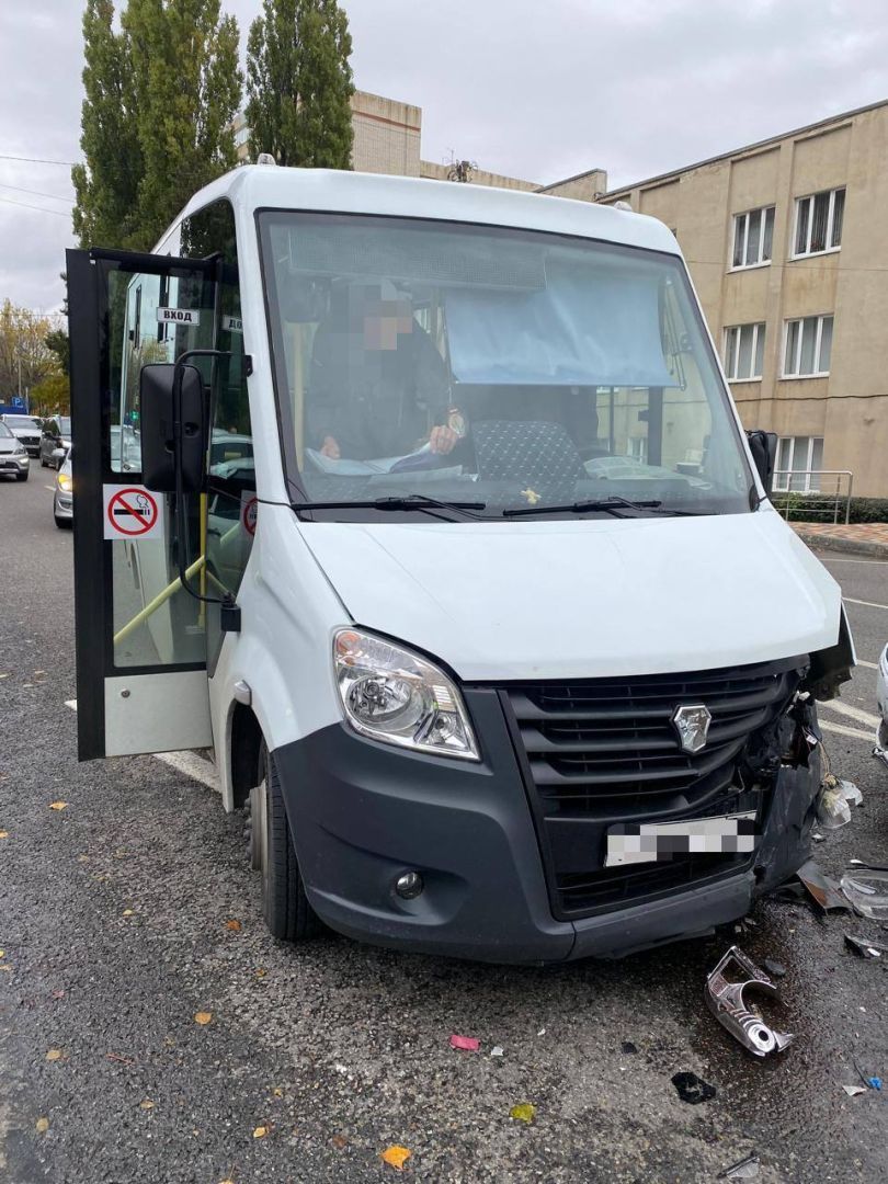 Тройное ДТП в Ставрополе: пожилые пассажиры маршрутки доставлены в больницу