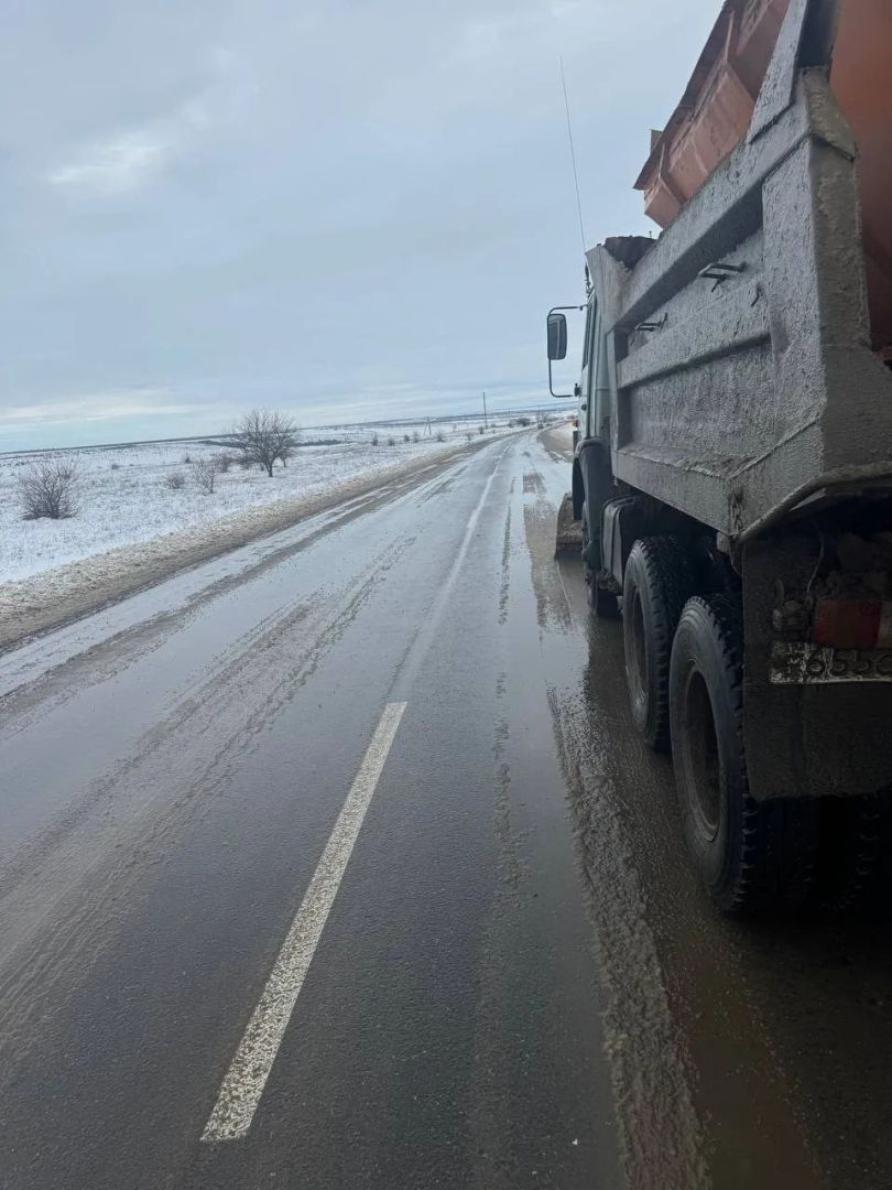 До 24 см снега: дорожники Ставрополья продолжают чистить региональные трассы после обильных снегопадов