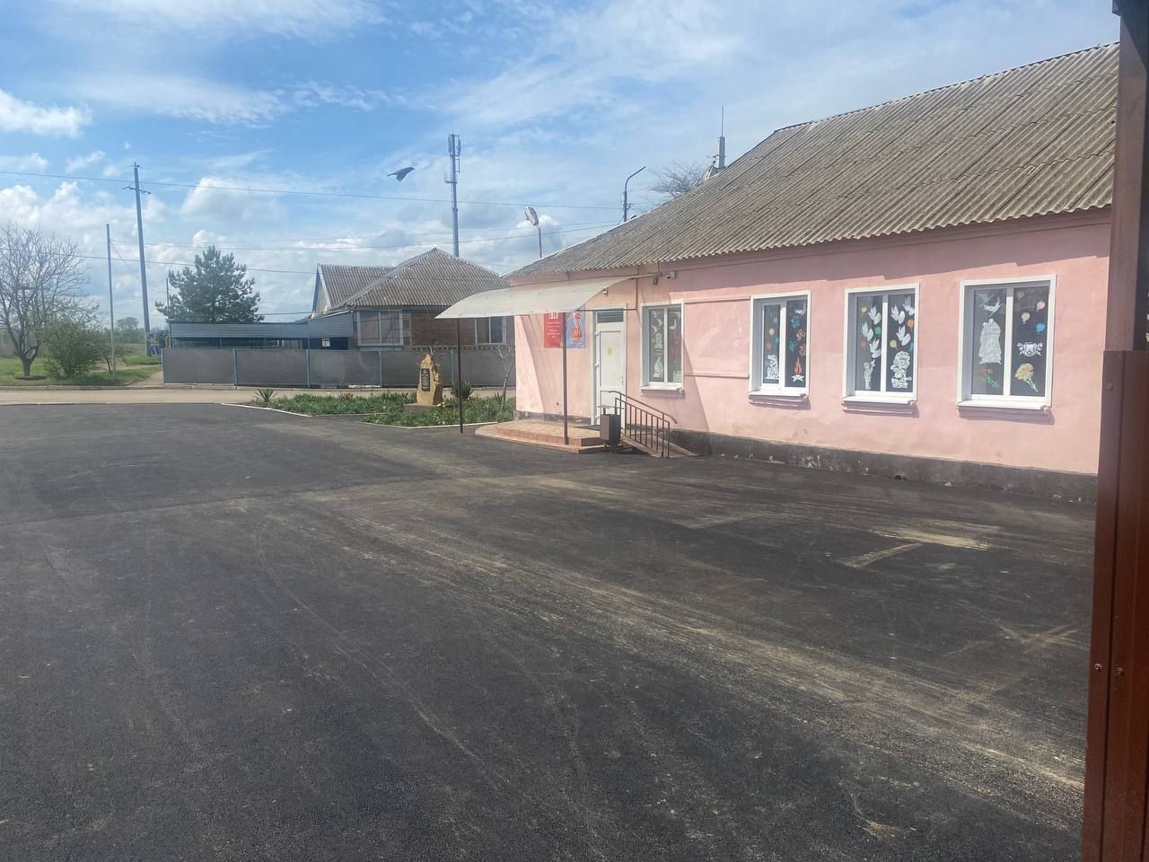 Территорию Дома культуры благоустроили за полмиллиона