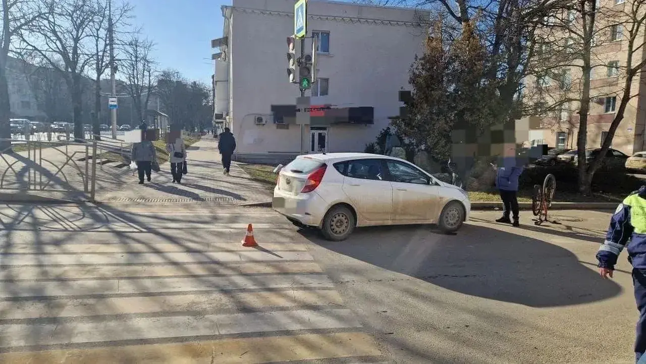 В Ставрополе под колеса автомобиля попал 15-летний велосипедист