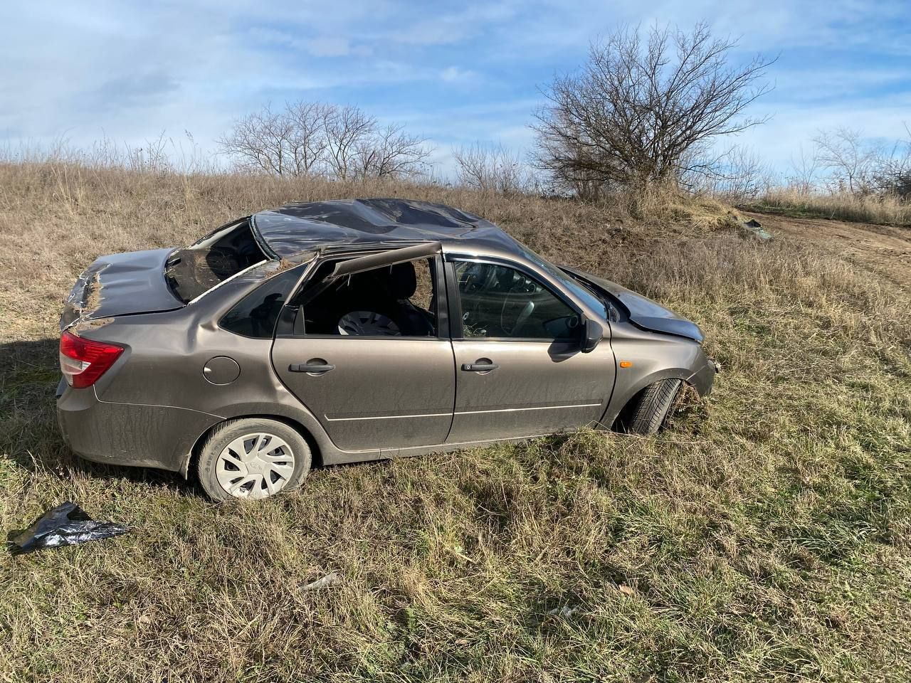 Водитель скончался при опрокидывании автомобиля на трассе в Александровском округе