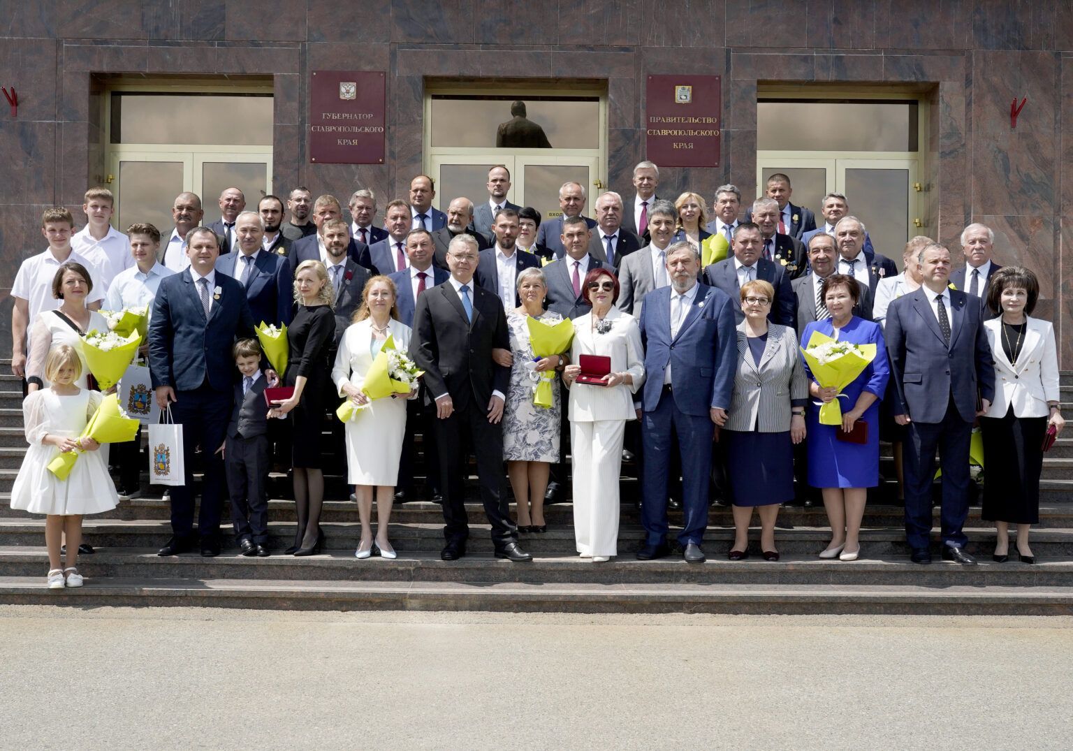 Члены Общественной палаты Ставропольского края удостоены Благодарственных писем Президента Российской Федерации