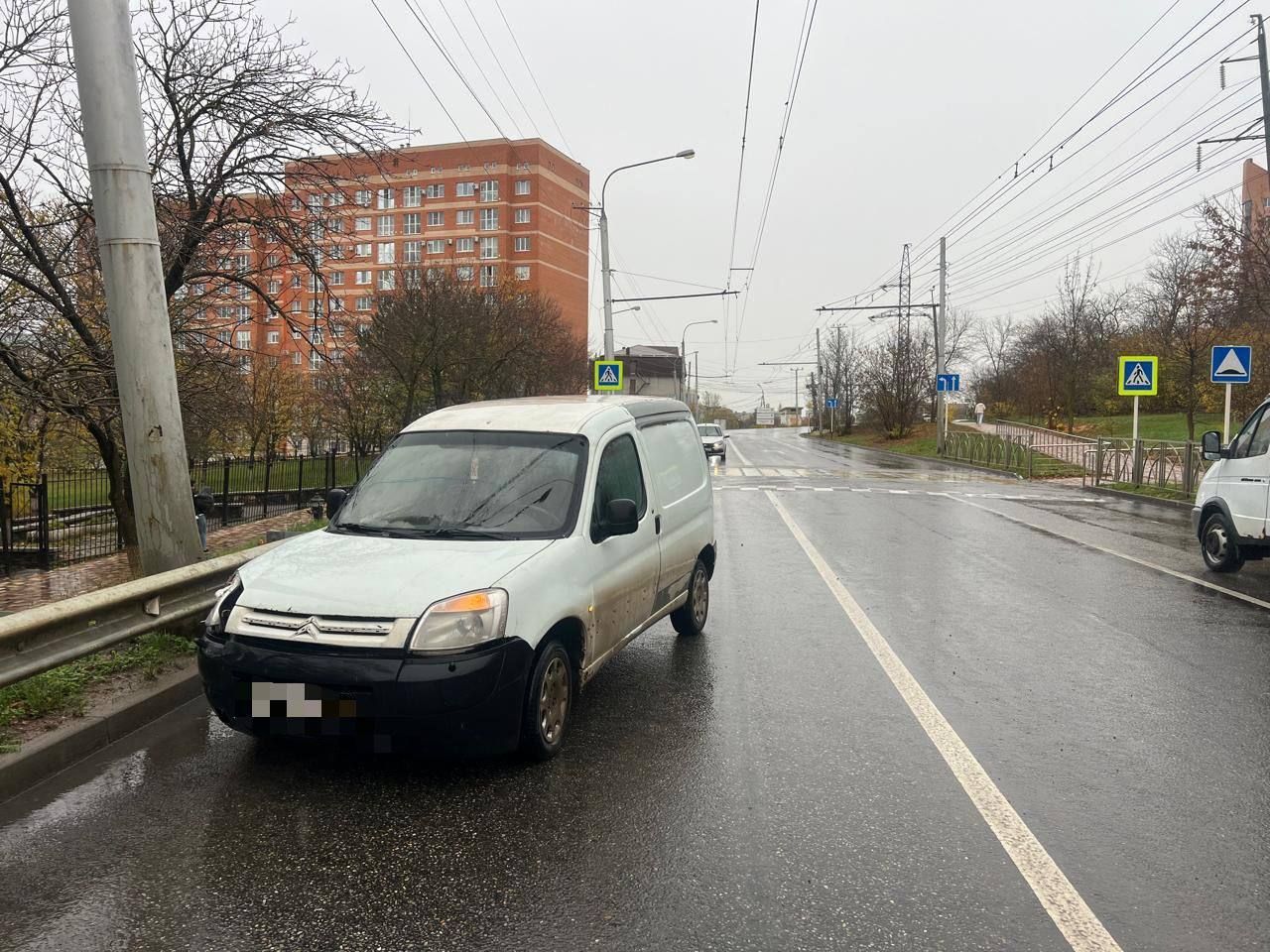 Девушка попала в больницу после наезда иномарки в Ставрополе
