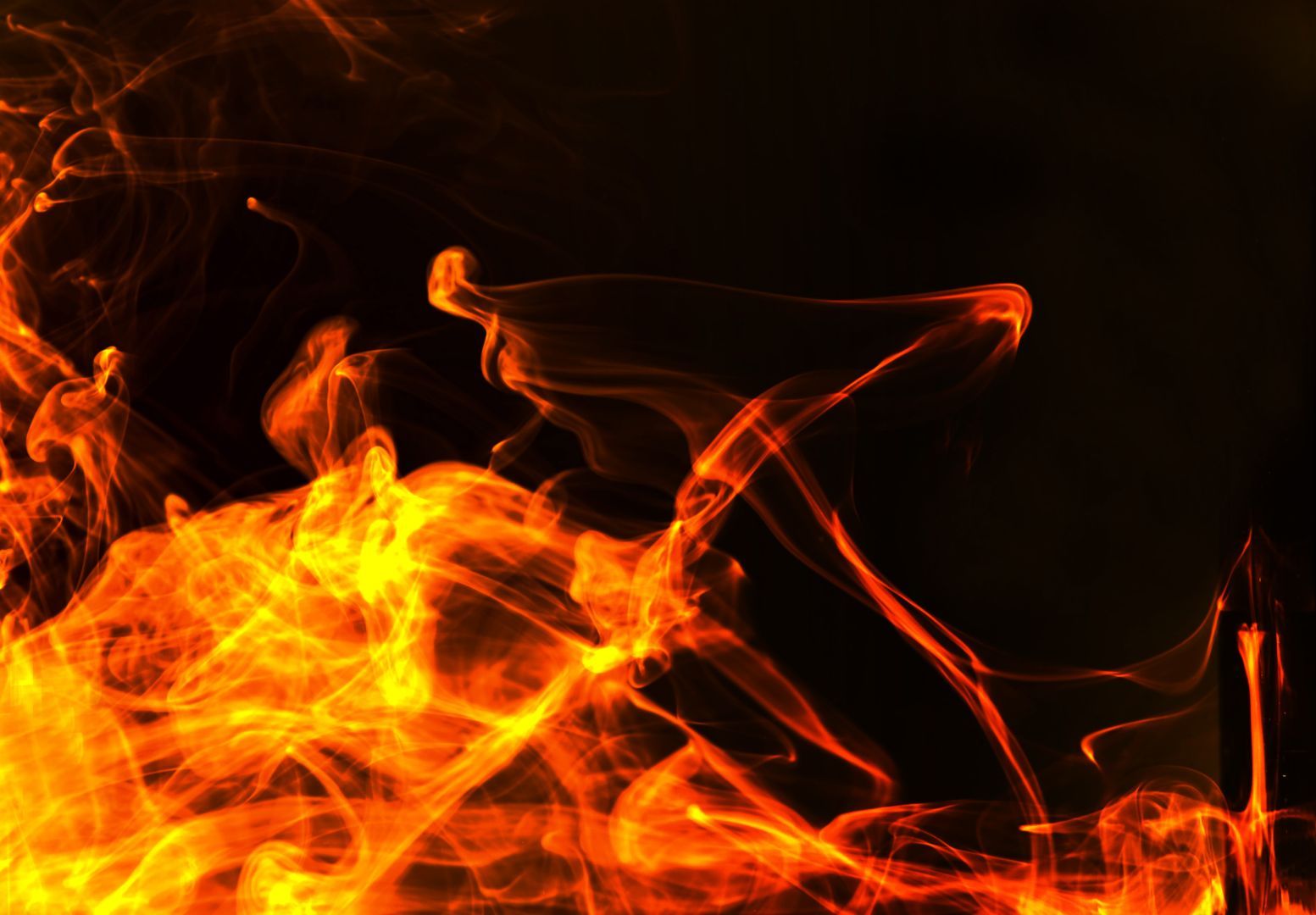 Дом горит в центре Ставрополя