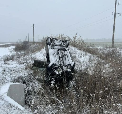 Водитель погиб при опрокидывании автомобиля в Кочубеевском округе