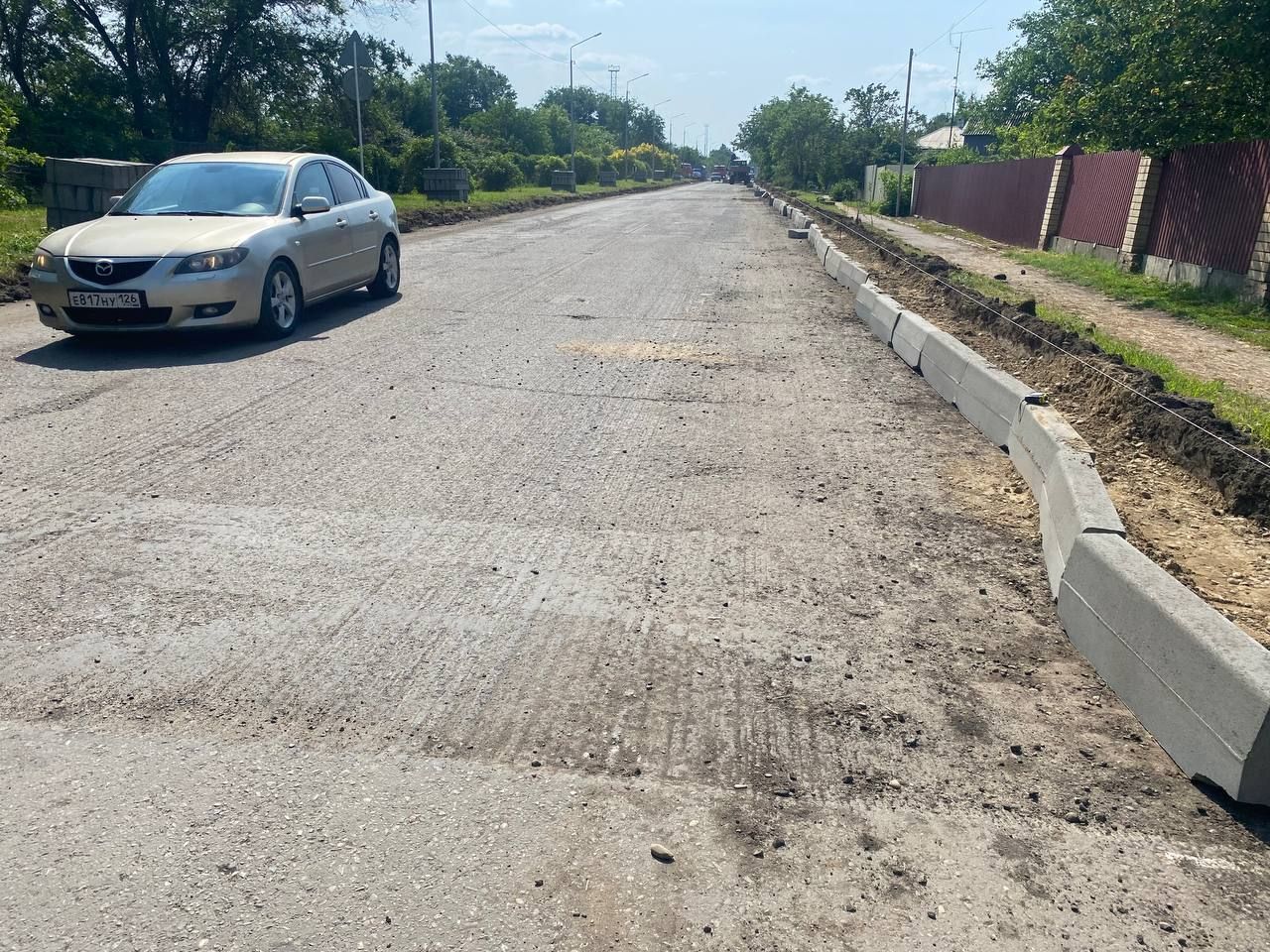 В Новоалександровском округе стартовал ремонт дороги за 37 млн рублей