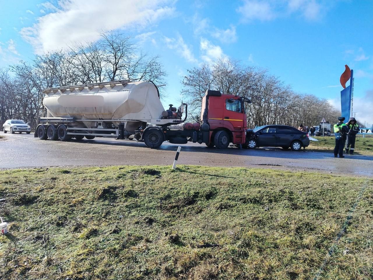 Ставропольчанка пострадала при столкновении легковушки и КАМАЗа