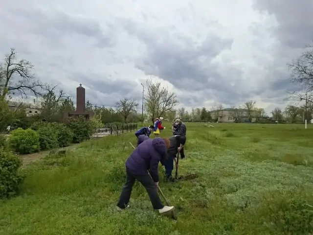 В селе Ставрополья высадили деревья в память о погибших воинах