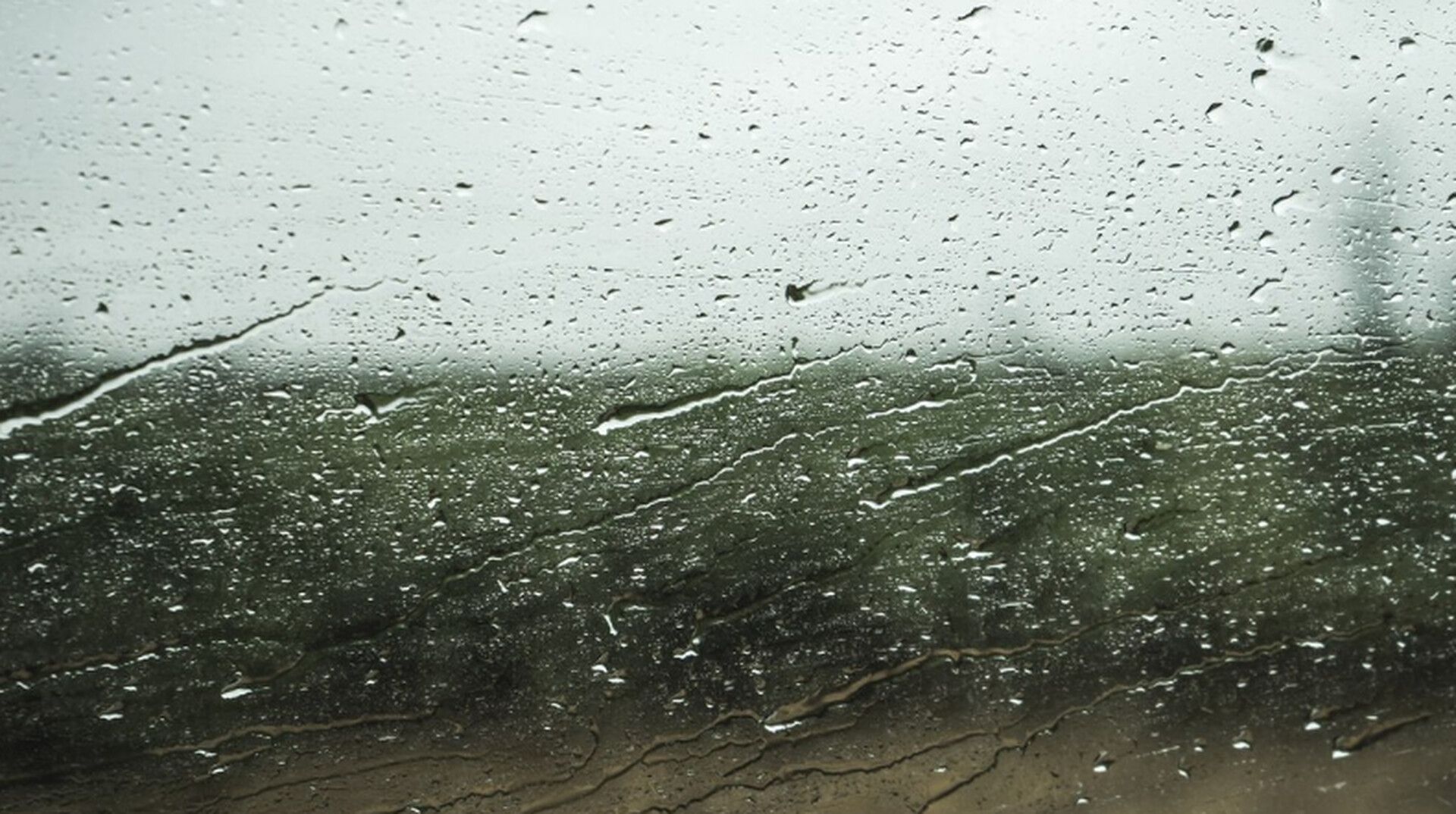 Штормовое предупреждение продлили до 3 сентября на Ставрополье
