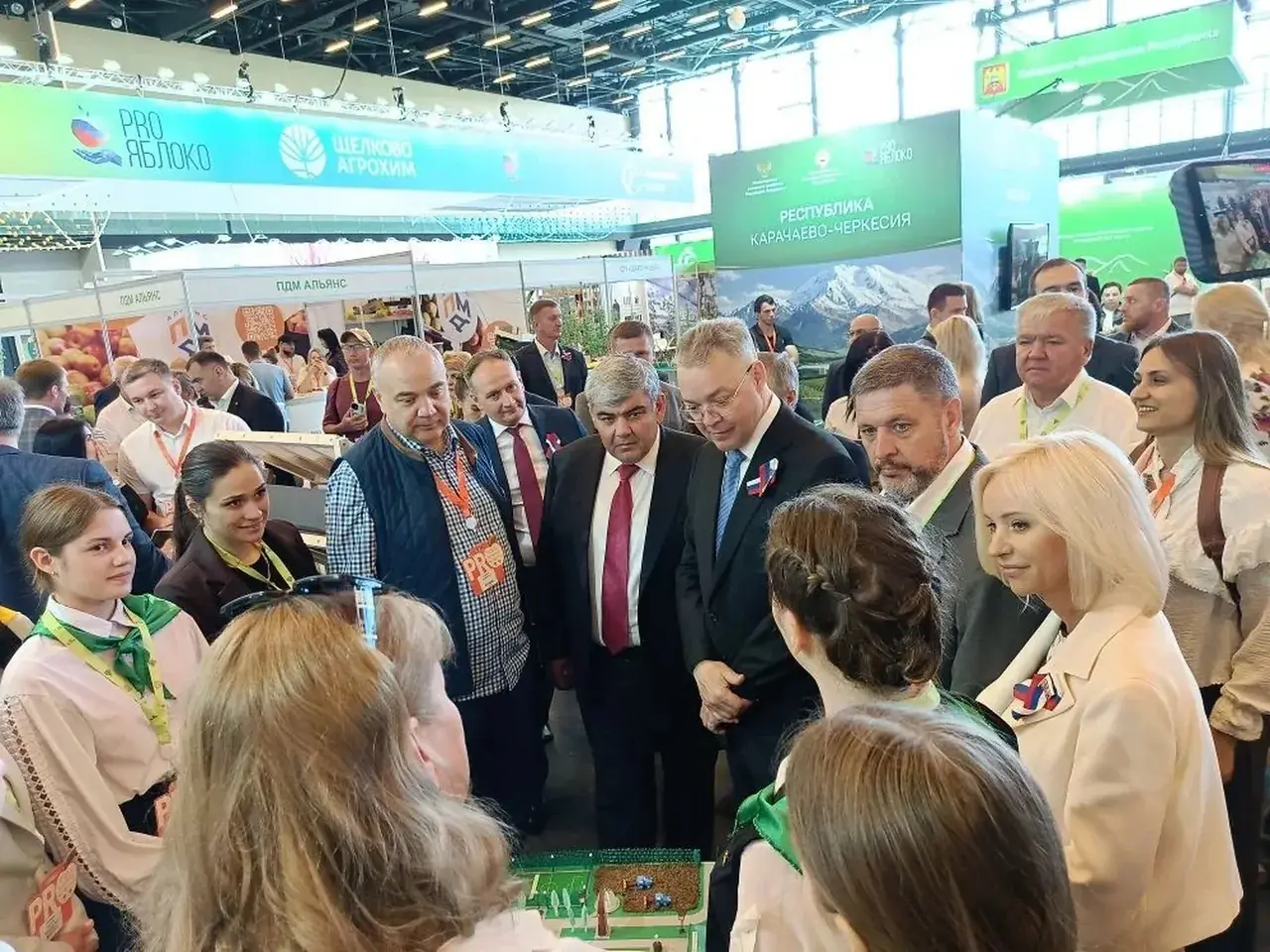 Николай Великдань: Ставрополье — один из лидеров суперинтенсивного садоводства в России