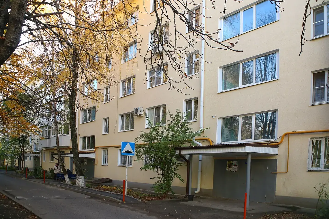 Фасад пятиэтажки обновили в Ставрополе