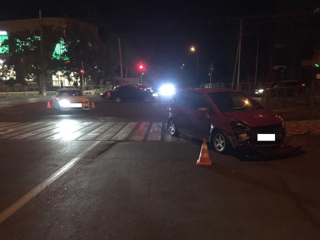 В Ставрополе по вине пьяного водителя в ДТП пострадали три человека В Ставрополе по вине пьяного водителя в ДТП пострадали три человека
