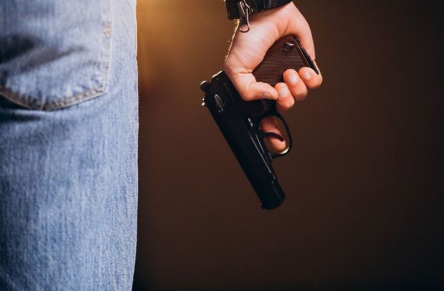 Пятигорчанин выстрелил в наемного сотрудника из-за некачественного ремонта