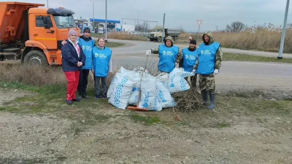 Восемь кубометров мусора вывезли с берега реки в Минеральных Водах