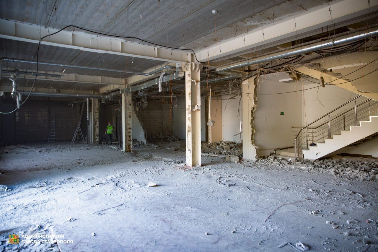 В Ставрополе продолжается ремонт ФОК «Русь»