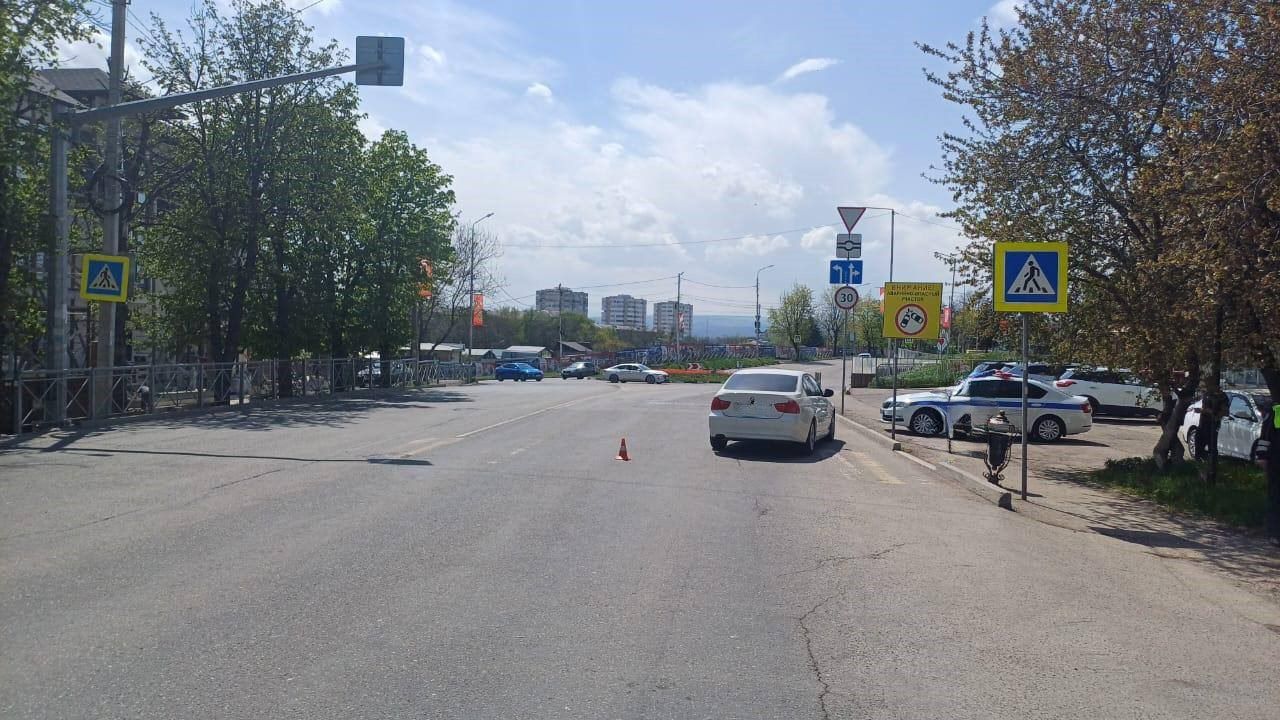 Водитель BMW сбил ребенка на переходе