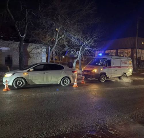 Машина сбила перебегавшего дорогу будённовца