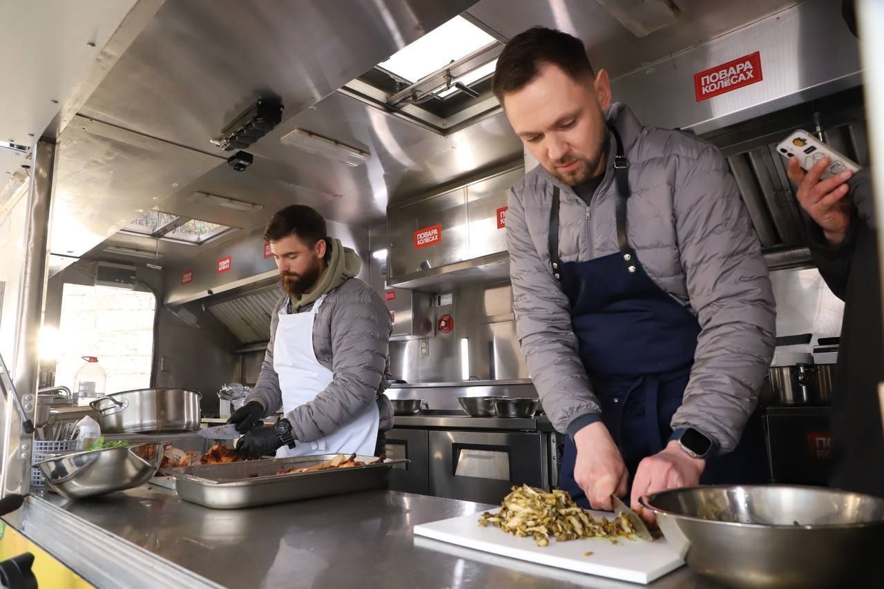В Пятигорске прошли съёмки шоу «Повара на колесах»